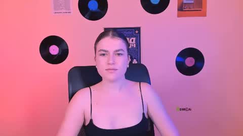 emma_dark_ online show from 06-23-26, 11:52