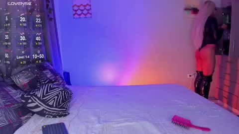 Snapshot of emma_demonn chatting on 02-13-25, 04:07 Mistress Emma Demon online show from 02-13-25, 04:07