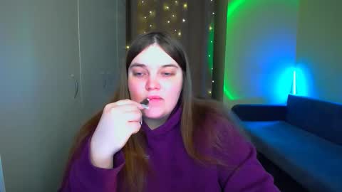 Snapshot of emma_dorn chatting on 11-19-25, 10:59 Eva online show from 11-19-25, 10:59