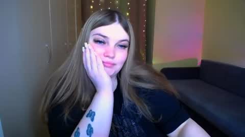 Snapshot of emma_dorn chatting on 06-18-26, 09:58 Eva online show from 06-18-26, 09:58