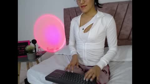 Emma Glow online show from 10-08-25, 11:35