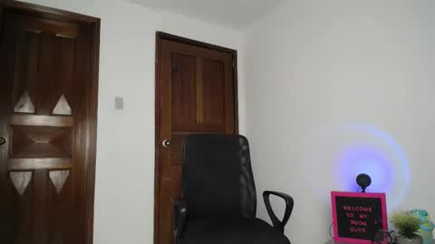 Emma Glow online show from 11-29-25, 12:02