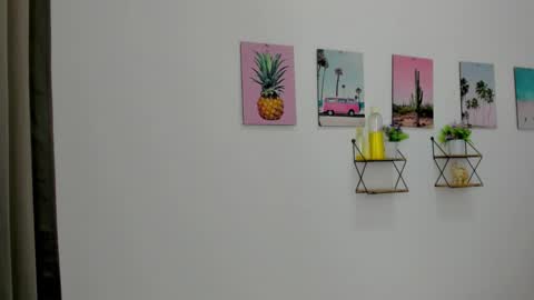 whises lits        online show from 01-17-26, 06:33