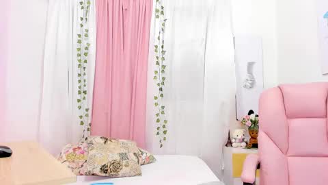 Emma online show from 03-12-25, 07:17