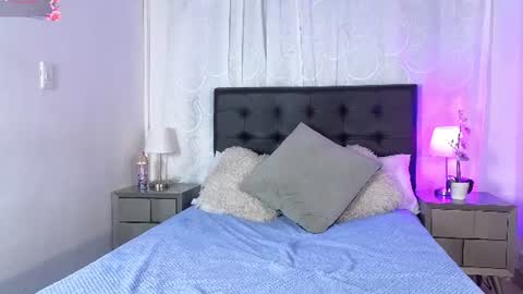Snapshot of emma_martiin chatting on 07-16-26, 12:27 Im Emma online show from 07-16-26, 12:27