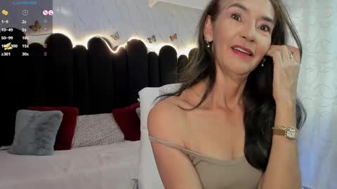 Emma  online show from 10-20-25, 12:05