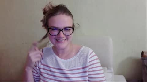Snapshot of emma_misty_ chatting on 10-16-25, 05:47 emma_misty_ online show from 10-16-25, 05:47