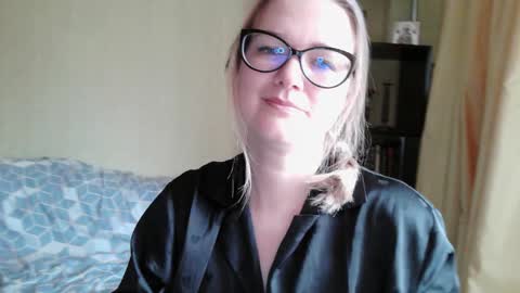 Snapshot of emma_misty_ chatting on 10-21-25, 07:53 emma_misty_ online show from 10-21-25, 07:53