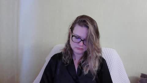 Snapshot of emma_misty_ chatting on 11-07-25, 11:43 emma_misty_ online show from 11-07-25, 11:43