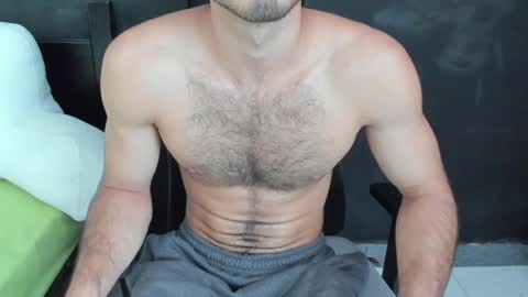 Snapshot of emma_muscle_ chatting on 03-05-25, 05:39 emma online show from 03-05-25, 05:39