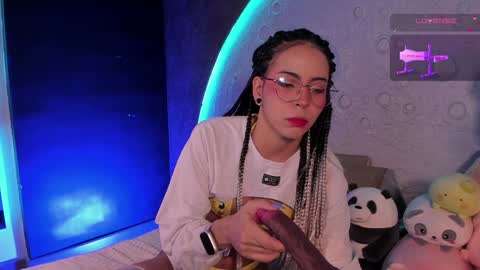 Snapshot of emma_nakamura chatting on 01-07-25, 10:01 online show from 01-07-25, 10:01