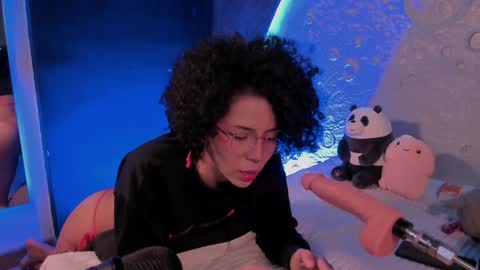 Snapshot of emma_nakamura chatting on 01-25-25, 10:08 online show from 01-25-25, 10:08