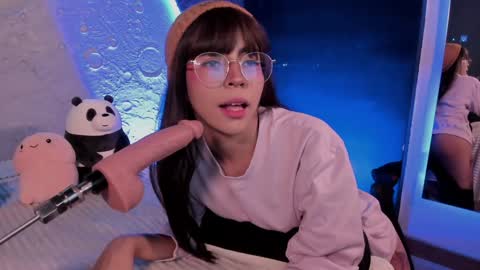 Snapshot of emma_nakamura chatting on 01-26-25, 11:06 online show from 01-26-25, 11:06