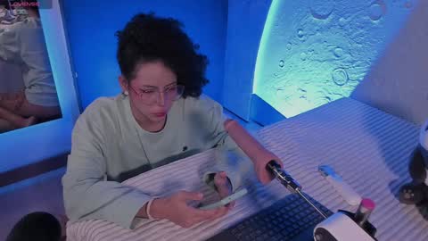 Snapshot of emma_nakamura chatting on 02-06-25, 10:04 online show from 02-06-25, 10:04