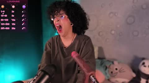 Snapshot of emma_nakamura chatting on 09-16-25, 10:16 online show from 09-16-25, 10:16