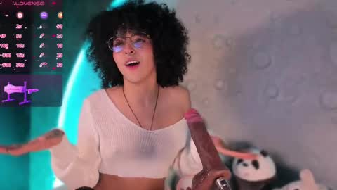 Snapshot of emma_nakamura chatting on 09-21-25, 05:31 online show from 09-21-25, 05:31