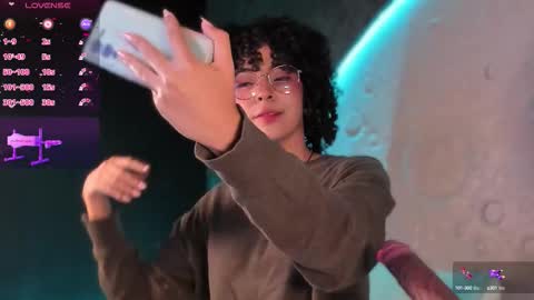 Snapshot of emma_nakamura chatting on 09-27-25, 10:20 online show from 09-27-25, 10:20