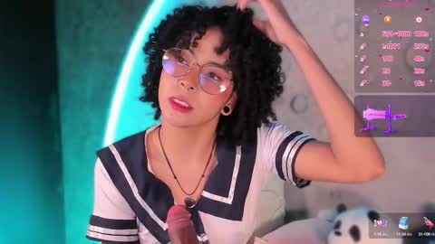 Snapshot of emma_nakamura chatting on 10-06-25, 10:23 online show from 10-06-25, 10:23