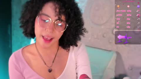 Snapshot of emma_nakamura chatting on 10-17-25, 10:18 online show from 10-17-25, 10:18