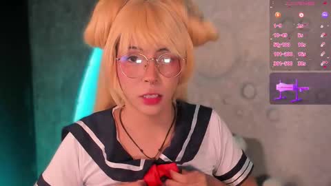 Snapshot of emma_nakamura chatting on 10-21-25, 10:16 online show from 10-21-25, 10:16