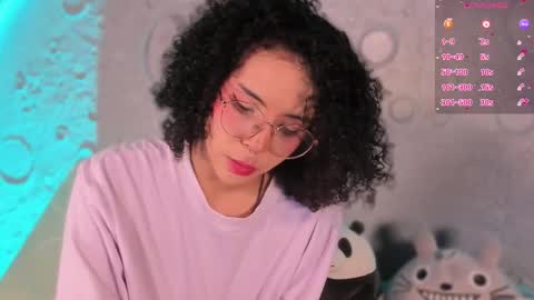 Snapshot of emma_nakamura chatting on 10-28-25, 10:19 online show from 10-28-25, 10:19