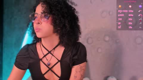 Snapshot of emma_nakamura chatting on 11-04-25, 10:14 online show from 11-04-25, 10:14