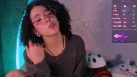 Snapshot of emma_nakamura chatting on 11-11-25, 10:37 online show from 11-11-25, 10:37