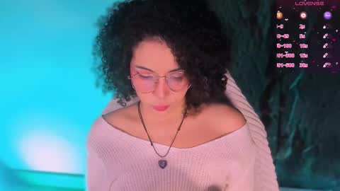 Snapshot of emma_nakamura chatting on 11-14-25, 10:03 online show from 11-14-25, 10:03