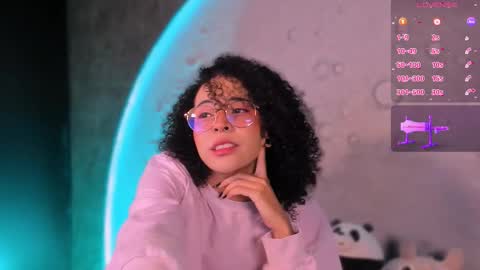 Snapshot of emma_nakamura chatting on 11-15-25, 10:12 online show from 11-15-25, 10:12