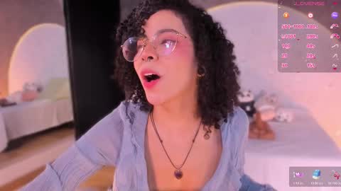 Snapshot of emma_nakamura chatting on 12-05-25, 10:13 online show from 12-05-25, 10:13