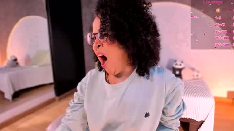 Snapshot of emma_nakamura chatting on 12-16-25, 10:09 online show from 12-16-25, 10:09