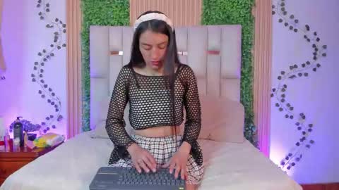 Snapshot of emma_nmm chatting on 01-15-26, 04:55 Emma online show from 01-15-26, 04:55