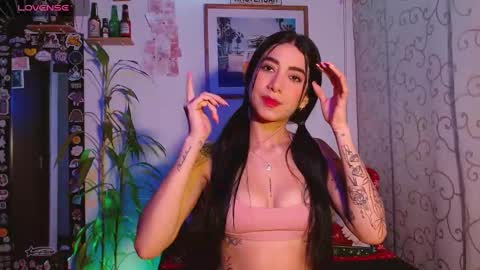 Sara Luna online show from 12-16-24, 11:50