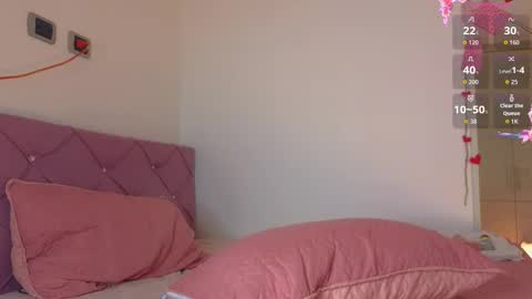 EMMA REVEES  online show from 02-17-26, 09:28