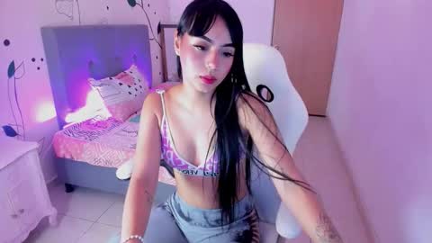 emma_rouxx online show from 03-27-26, 08:08
