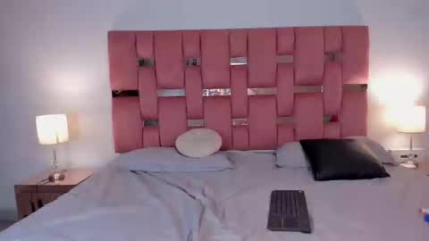 emma_saenz01 online show from 01-09-25, 03:36