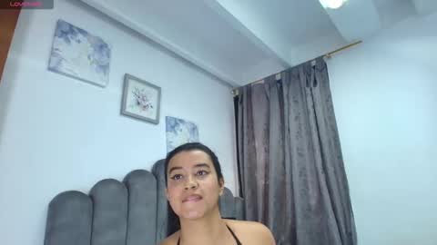 emma_saenz01 online show from 04-17-26, 06:44