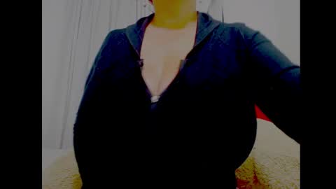 emma_saenzz online show from 11-22-25, 05:17