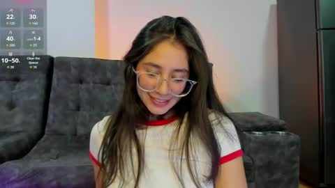 Snapshot of emma_sandovaal chatting on 06-17-26, 05:54 Emma online show from 06-17-26, 05:54