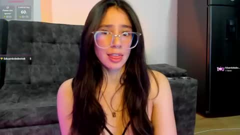 Snapshot of emma_sandovaal chatting on 07-08-26, 06:51 Emma online show from 07-08-26, 06:51