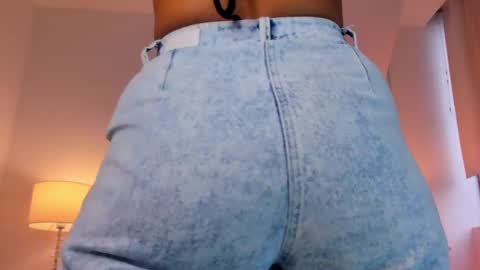 Ema online show from 02-15-25, 11:39