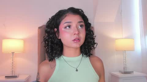Snapshot of emma_torres__ chatting on 04-23-26, 12:15 Ema online show from 04-23-26, 12:15