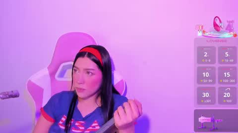 Snapshot of emma_walton_ chatting on 06-18-26, 07:29 online show from 06-18-26, 07:29