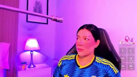 Snapshot of emma_walton_ chatting on 07-07-26, 11:47 online show from 07-07-26, 11:47