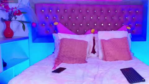 neko  online show from 10-20-25, 09:48