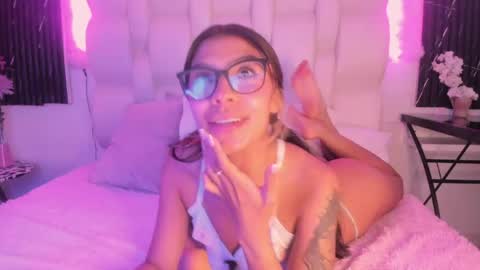 emmaa00_ online show from 06-04-26, 05:41