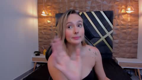 Snapshot of emmaa_white_ chatting on 11-06-25, 05:58 EMMA online show from 11-06-25, 05:58