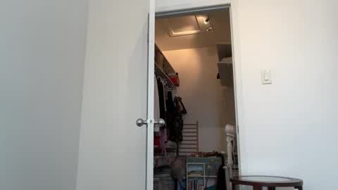 Emma online show from 03-12-26, 04:57