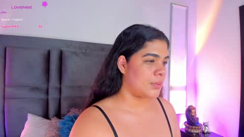 Snapshot of emmabecket2 chatting on 02-05-25, 10:19 emma becket online show from 02-05-25, 10:19