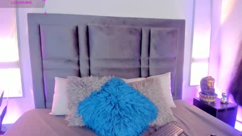 Snapshot of emmabecket2 chatting on 02-12-25, 07:34 emma becket online show from 02-12-25, 07:34